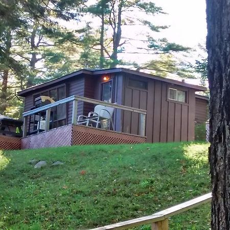 The Pines Cottage Resort Oxtongue Lake Oda fotoğraf
