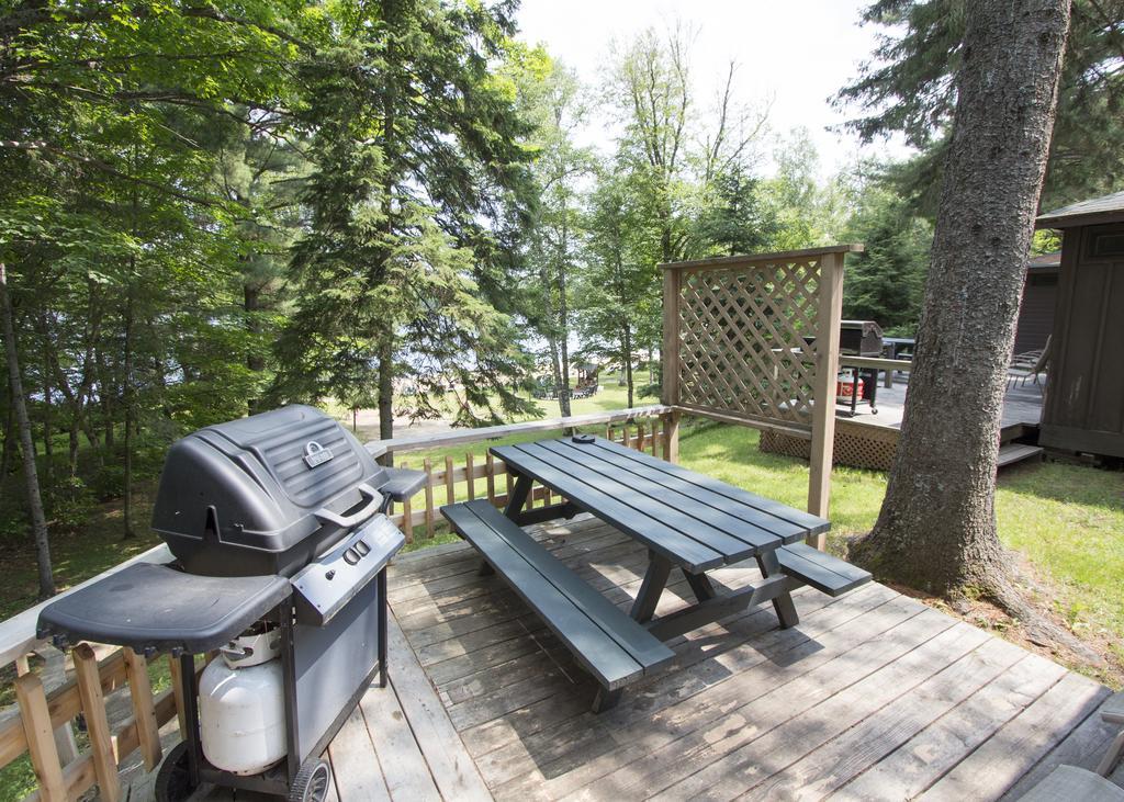 The Pines Cottage Resort Oxtongue Lake Dış mekan fotoğraf