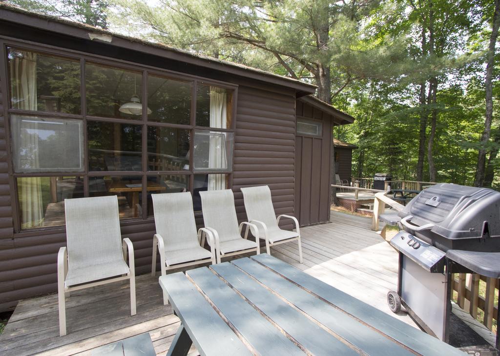 The Pines Cottage Resort Oxtongue Lake Dış mekan fotoğraf