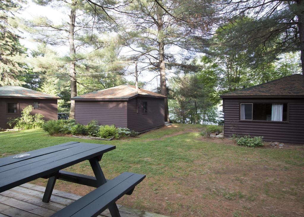 The Pines Cottage Resort Oxtongue Lake Dış mekan fotoğraf