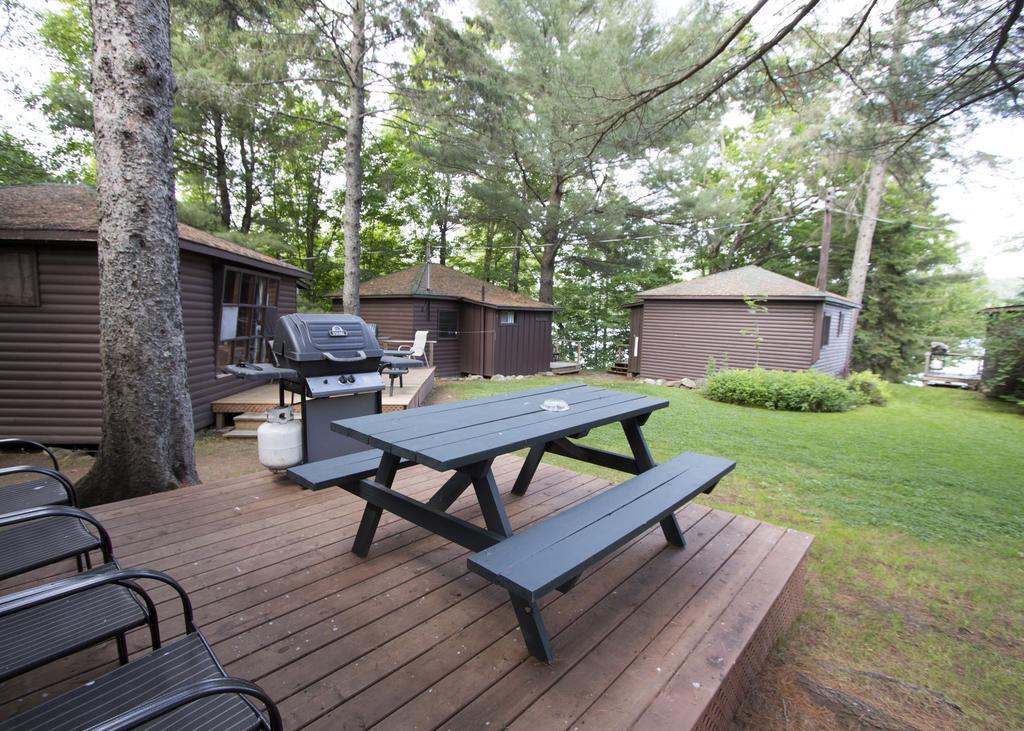 The Pines Cottage Resort Oxtongue Lake Dış mekan fotoğraf