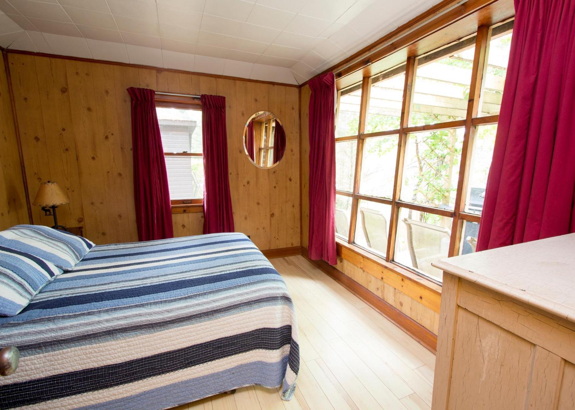 The Pines Cottage Resort Oxtongue Lake Dış mekan fotoğraf