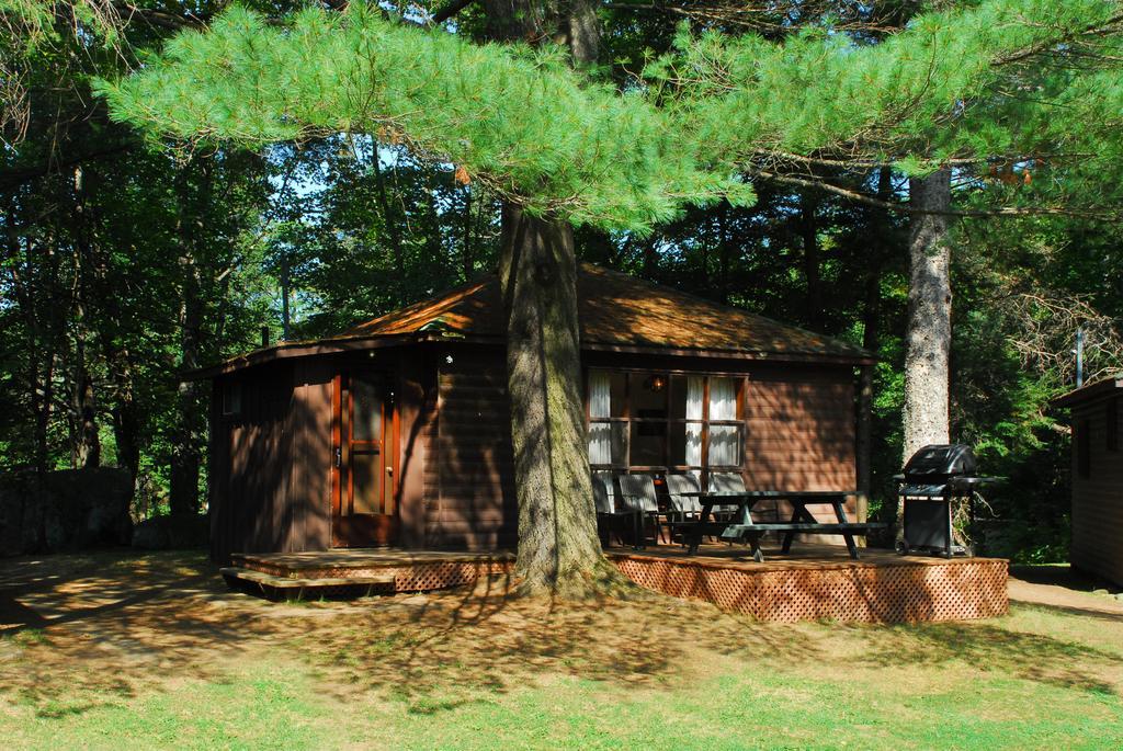 The Pines Cottage Resort Oxtongue Lake Dış mekan fotoğraf