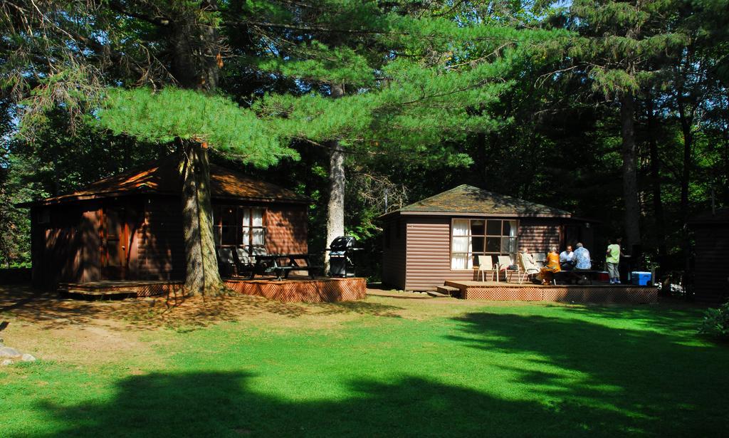 The Pines Cottage Resort Oxtongue Lake Dış mekan fotoğraf